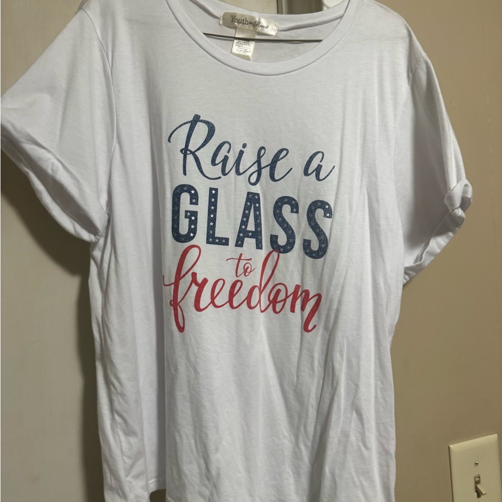 White Freedom Graphic Tee xl fits like junior size